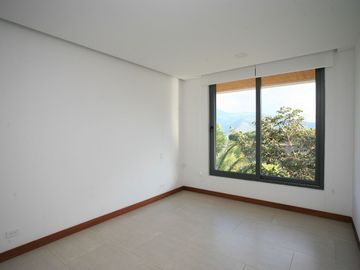 DEPARTAMENTO MODERNO EN VENTA EN CUMBAYÁ – DISEÑO Y CONFORT