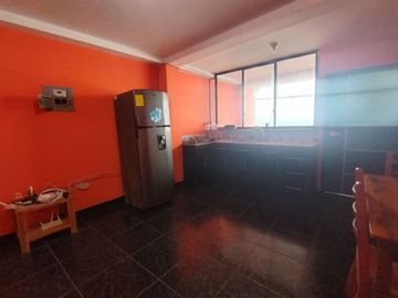 casa comercial frente al mar de venta en crucita A/R