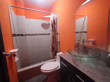 casa comercial frente al mar de venta en crucita A/R