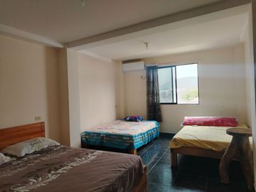 casa comercial frente al mar de venta en crucita A/R
