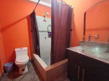 casa comercial frente al mar de venta en crucita A/R