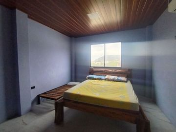casa comercial frente al mar de venta en crucita A/R