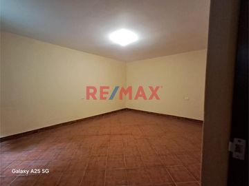 Alquiler De Acogedor Departamento 1Er Piso, Sjl