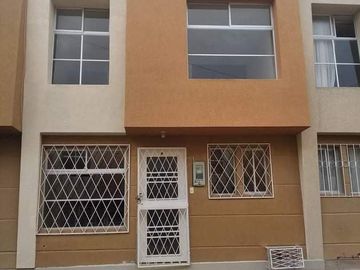 POR URGENCIA ECONOMICA CASA EN VENTA EN SAN ANTONIO DE PICHINCHA QUITO ECUADOR