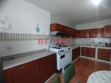 ID: 1116817 Dpto De 132.55M², A Media Cuadra De Parque, Gas Cálidda, 3 Dormitorios Con Closet, 2ºpiso, Ubicado En Comas