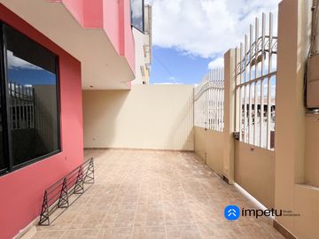 Se vende casa en el Barrio Celi Roman en la ciudad de Loja