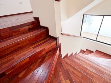 Se vende casa en el Barrio Celi Roman en la ciudad de Loja