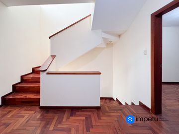 Se vende casa en el Barrio Celi Roman en la ciudad de Loja