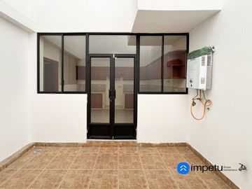 Se vende casa en el Barrio Celi Roman en la ciudad de Loja