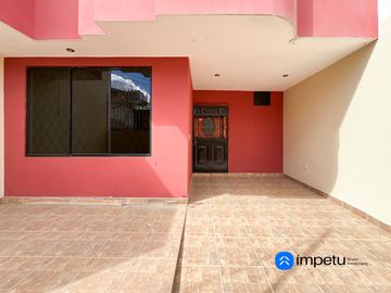 Se vende casa en el Barrio Celi Roman en la ciudad de Loja