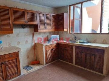 Venta De Casa Urb Los Cipreses Cercado De Lima