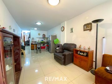 Venta De Casa 4 Pisos En Smp