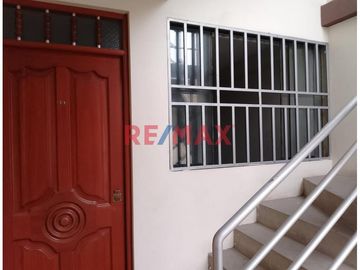 Venta De Casa 4 Pisos En Smp