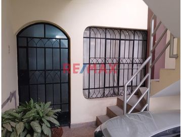Venta De Casa 4 Pisos En Smp