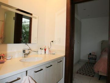 SE VENDE HERMOSO DEPARTAMENTO CON JARDÍN PRIVADO Y ÁREAS COMUNALES PREMIUM