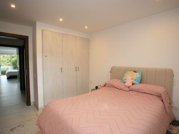 SE VENDE HERMOSO DEPARTAMENTO CON JARDÍN PRIVADO Y ÁREAS COMUNALES PREMIUM