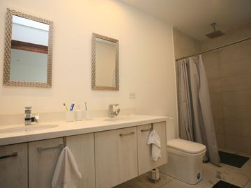 SE VENDE HERMOSO DEPARTAMENTO CON JARDÍN PRIVADO Y ÁREAS COMUNALES PREMIUM