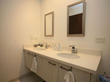 SE VENDE HERMOSO DEPARTAMENTO CON JARDÍN PRIVADO Y ÁREAS COMUNALES PREMIUM