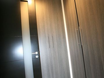 SE VENDE CASA DE 3 DORMITORIOS EN CUMBAYÁ CON PÉRGOLA, BBQ Y SEGURIDAD TOTAL