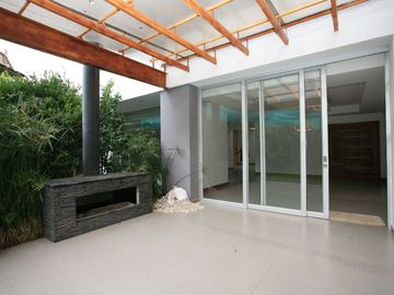 SE VENDE HERMOSA CASA EN LA VIÑA: DISEÑO EXCLUSIVO Y ACABADOS DE ALTA GAMA