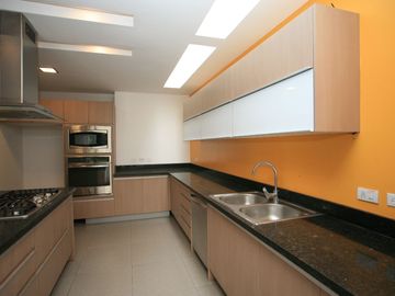 SE VENDE HERMOSA CASA EN LA VIÑA: DISEÑO EXCLUSIVO Y ACABADOS DE ALTA GAMA