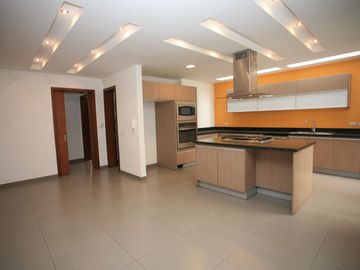 SE VENDE HERMOSA CASA EN LA VIÑA: DISEÑO EXCLUSIVO Y ACABADOS DE ALTA GAMA