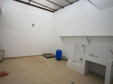SE VENDE HERMOSA CASA EN LA VIÑA: DISEÑO EXCLUSIVO Y ACABADOS DE ALTA GAMA