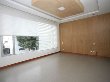 SE VENDE HERMOSA CASA EN LA VIÑA: DISEÑO EXCLUSIVO Y ACABADOS DE ALTA GAMA