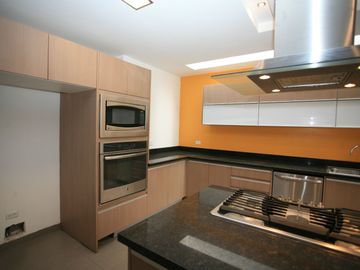 SE VENDE HERMOSA CASA EN LA VIÑA: DISEÑO EXCLUSIVO Y ACABADOS DE ALTA GAMA