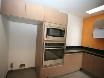 SE VENDE HERMOSA CASA EN LA VIÑA: DISEÑO EXCLUSIVO Y ACABADOS DE ALTA GAMA