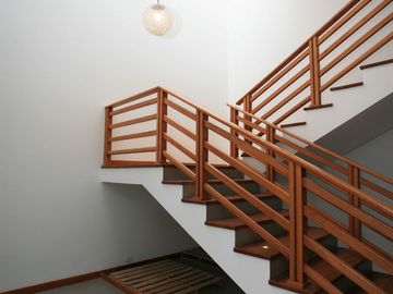 SE VENDE HERMOSA CASA EN LA VIÑA: DISEÑO EXCLUSIVO Y ACABADOS DE ALTA GAMA