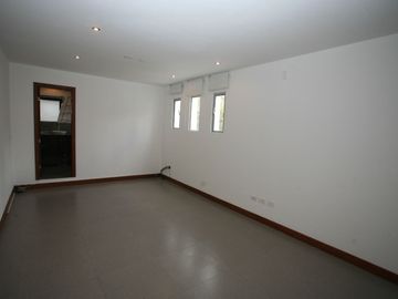 SE VENDE HERMOSA CASA EN LA VIÑA: DISEÑO EXCLUSIVO Y ACABADOS DE ALTA GAMA