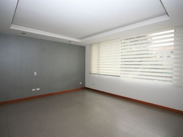 SE VENDE HERMOSA CASA EN LA VIÑA: DISEÑO EXCLUSIVO Y ACABADOS DE ALTA GAMA