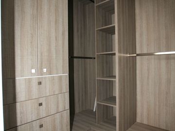 SE VENDE HERMOSA CASA EN LA VIÑA: DISEÑO EXCLUSIVO Y ACABADOS DE ALTA GAMA