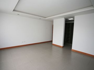 SE VENDE HERMOSA CASA EN LA VIÑA: DISEÑO EXCLUSIVO Y ACABADOS DE ALTA GAMA
