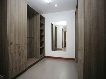 SE VENDE HERMOSA CASA EN LA VIÑA: DISEÑO EXCLUSIVO Y ACABADOS DE ALTA GAMA
