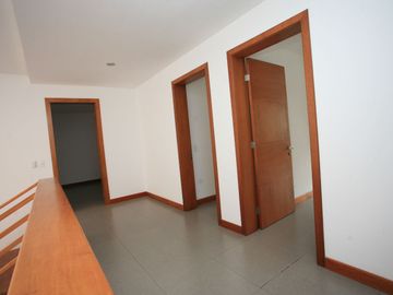 SE VENDE HERMOSA CASA EN LA VIÑA: DISEÑO EXCLUSIVO Y ACABADOS DE ALTA GAMA