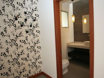SE VENDE HERMOSA CASA EN LA VIÑA: DISEÑO EXCLUSIVO Y ACABADOS DE ALTA GAMA