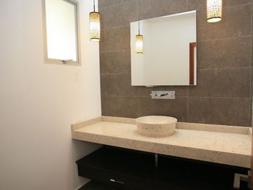 SE VENDE HERMOSA CASA EN LA VIÑA: DISEÑO EXCLUSIVO Y ACABADOS DE ALTA GAMA