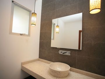 SE VENDE HERMOSA CASA EN LA VIÑA: DISEÑO EXCLUSIVO Y ACABADOS DE ALTA GAMA