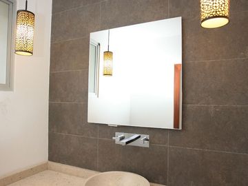 SE VENDE HERMOSA CASA EN LA VIÑA: DISEÑO EXCLUSIVO Y ACABADOS DE ALTA GAMA
