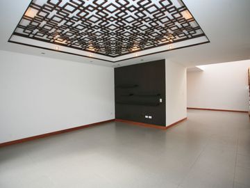 SE VENDE HERMOSA CASA EN LA VIÑA: DISEÑO EXCLUSIVO Y ACABADOS DE ALTA GAMA