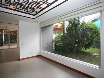 SE VENDE HERMOSA CASA EN LA VIÑA: DISEÑO EXCLUSIVO Y ACABADOS DE ALTA GAMA