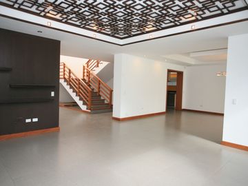 SE VENDE HERMOSA CASA EN LA VIÑA: DISEÑO EXCLUSIVO Y ACABADOS DE ALTA GAMA