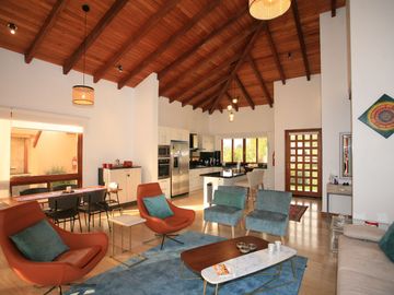 RESIDENCIA DE LUJO EN PAKAKUNA: UN PARAÍSO EXCLUSIVO ENTRE NATURALEZA Y COMODIDAD
