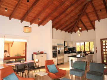 RESIDENCIA DE LUJO EN PAKAKUNA: UN PARAÍSO EXCLUSIVO ENTRE NATURALEZA Y COMODIDAD
