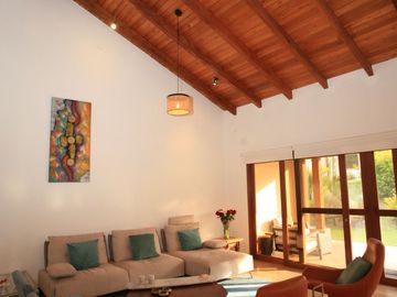 RESIDENCIA DE LUJO EN PAKAKUNA: UN PARAÍSO EXCLUSIVO ENTRE NATURALEZA Y COMODIDAD