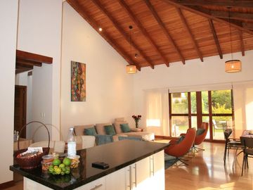 RESIDENCIA DE LUJO EN PAKAKUNA: UN PARAÍSO EXCLUSIVO ENTRE NATURALEZA Y COMODIDAD