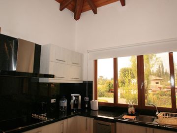 RESIDENCIA DE LUJO EN PAKAKUNA: UN PARAÍSO EXCLUSIVO ENTRE NATURALEZA Y COMODIDAD
