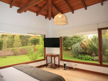RESIDENCIA DE LUJO EN PAKAKUNA: UN PARAÍSO EXCLUSIVO ENTRE NATURALEZA Y COMODIDAD
